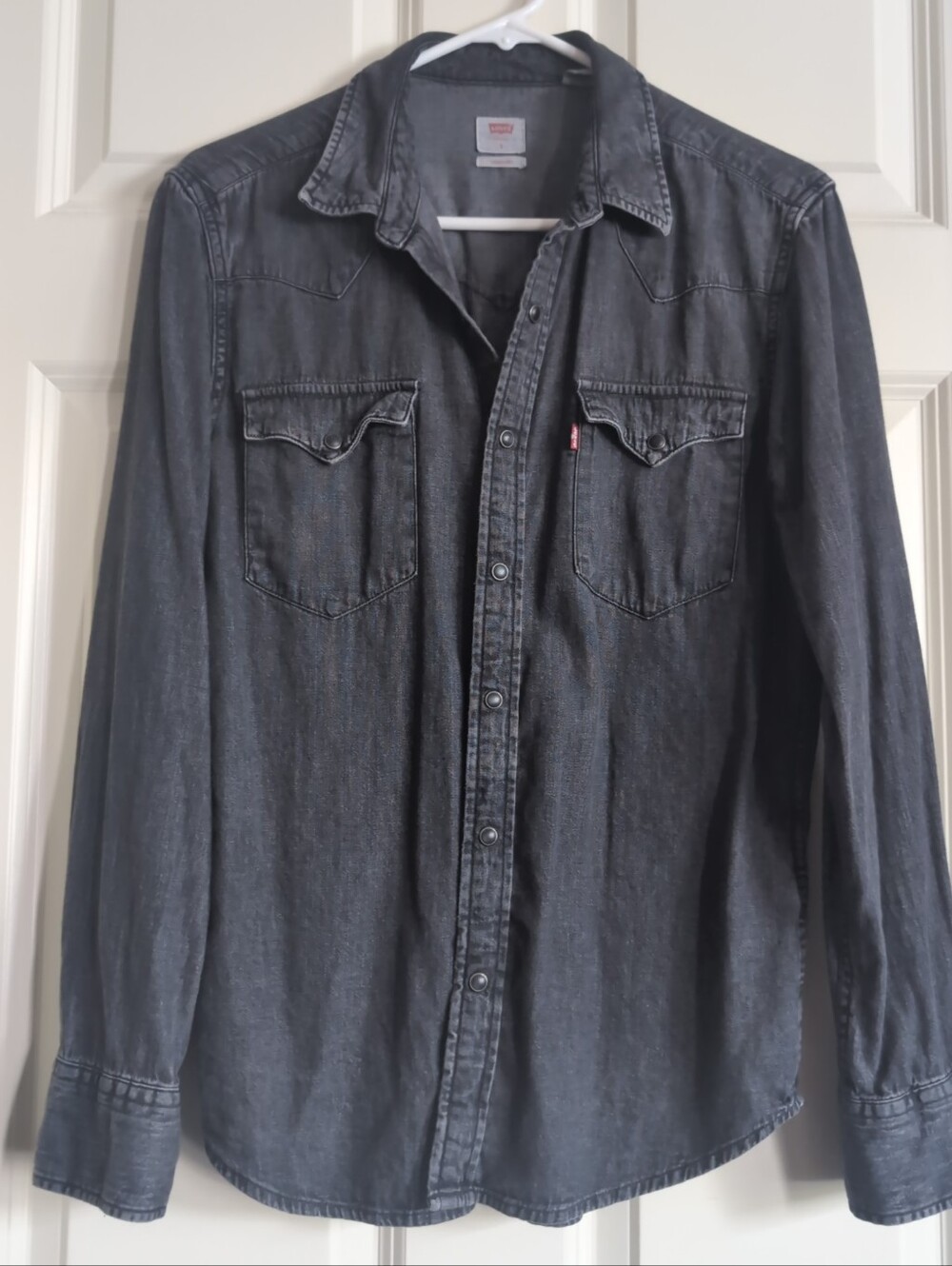 Faded black or dark grey Levi's 100% cotton light denim snap Western shirt